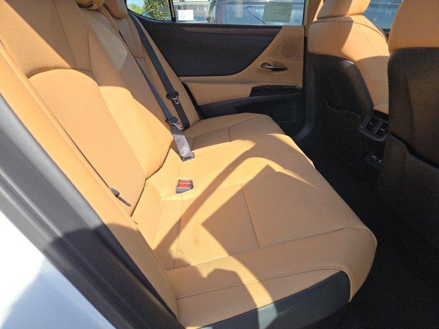 new 2025 Lexus ES 300h car, priced at $50,287