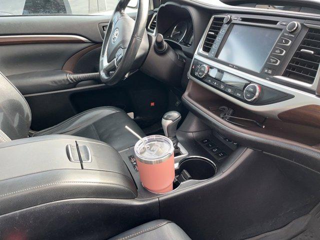 used 2015 Toyota Highlander car, priced at $16,414