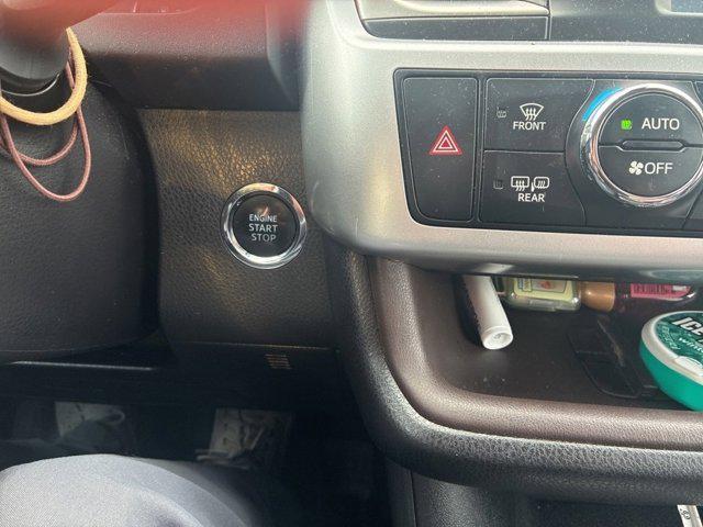 used 2019 Toyota Highlander car, priced at $20,998