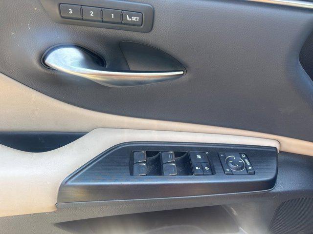 used 2021 Lexus ES 350 car, priced at $32,911