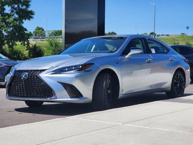 new 2025 Lexus ES 300h car, priced at $52,464