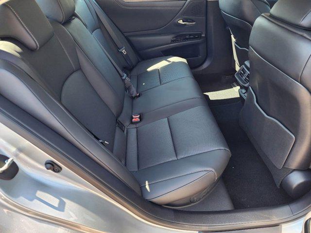 new 2025 Lexus ES 300h car, priced at $52,464