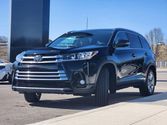 used 2017 Toyota Highlander car, priced at $23,724