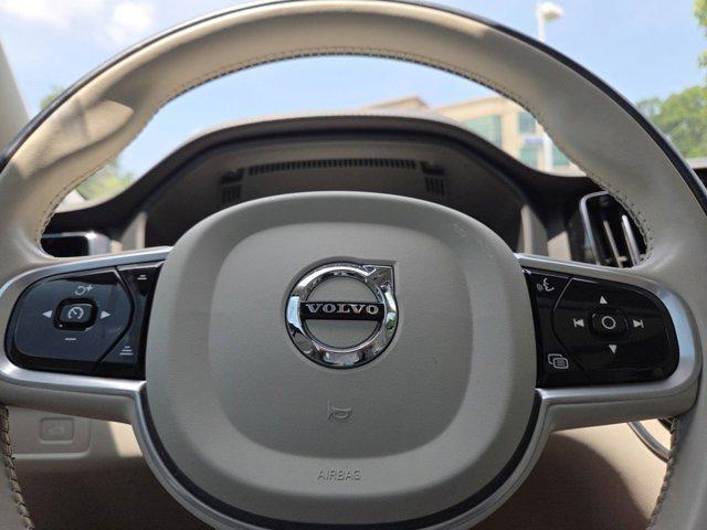 used 2022 Volvo XC60 car, priced at $37,925