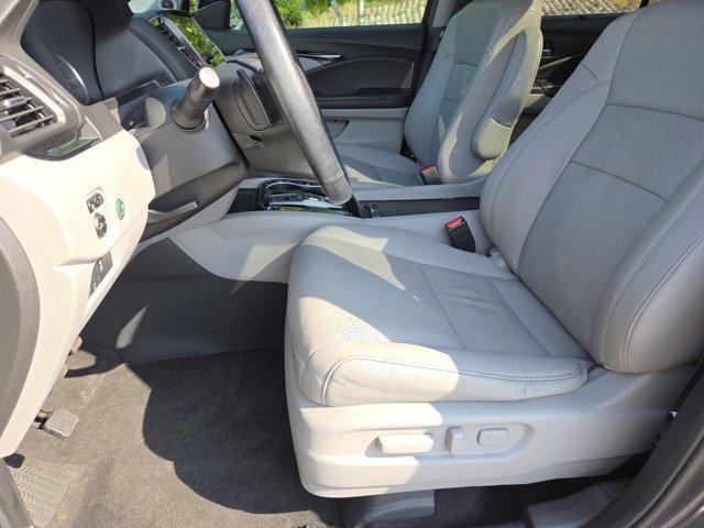 used 2021 Honda Pilot car, priced at $29,018