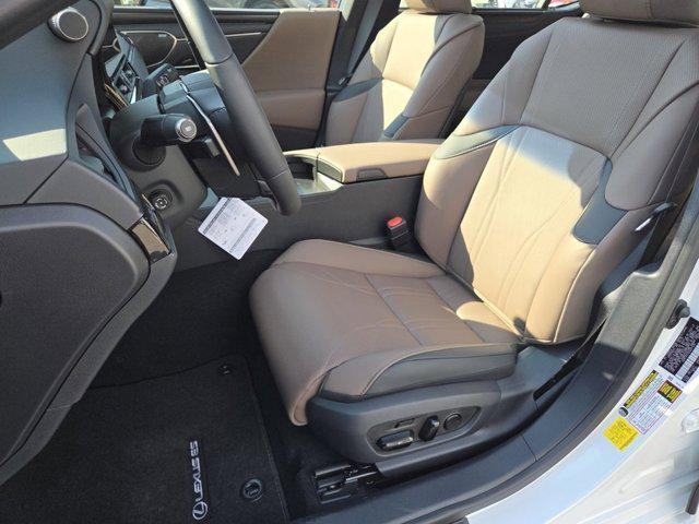 new 2025 Lexus ES 300h car, priced at $54,731