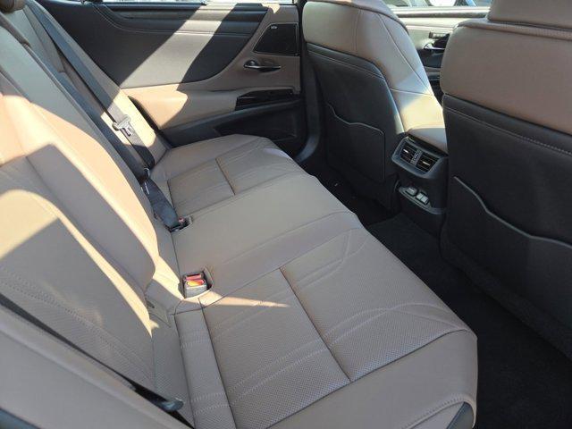 new 2025 Lexus ES 300h car, priced at $54,731