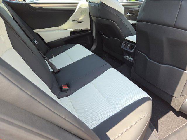 new 2025 Lexus ES 350 car, priced at $51,625
