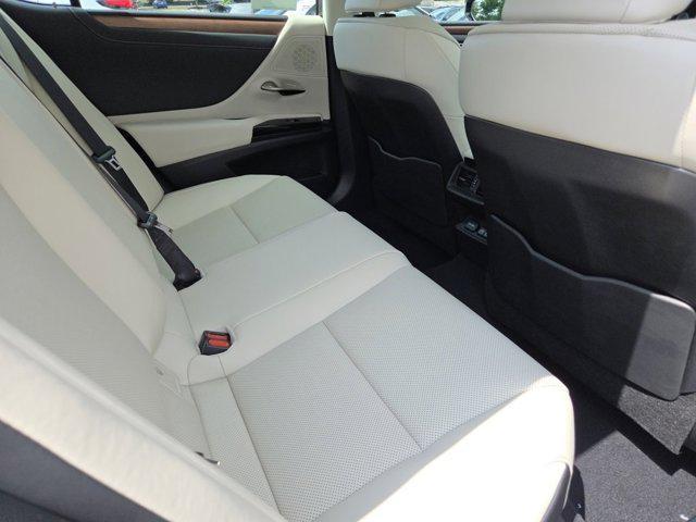 new 2025 Lexus ES 350 car, priced at $46,430