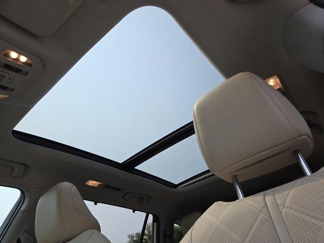 used 2021 Toyota Highlander Hybrid car, priced at $39,653