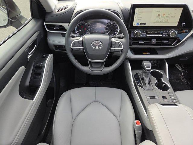 used 2024 Toyota Highlander car, priced at $37,964
