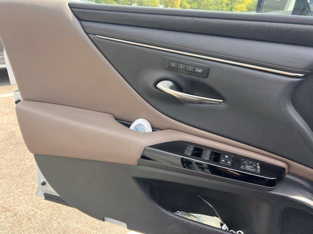 used 2022 Lexus ES 350 car, priced at $36,612