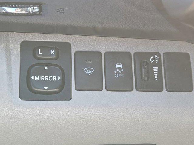 used 2013 Toyota Highlander car, priced at $12,994