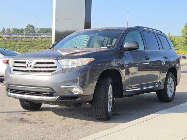 used 2013 Toyota Highlander car, priced at $12,994