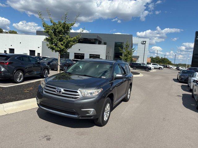 used 2013 Toyota Highlander car, priced at $13,946