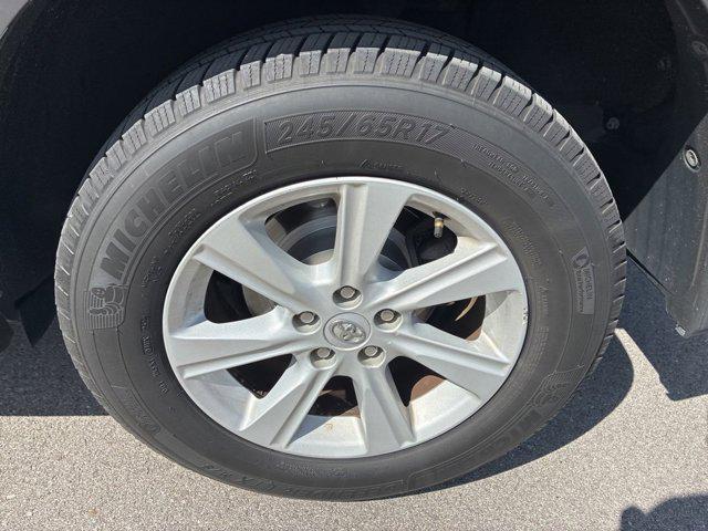 used 2013 Toyota Highlander car, priced at $13,946
