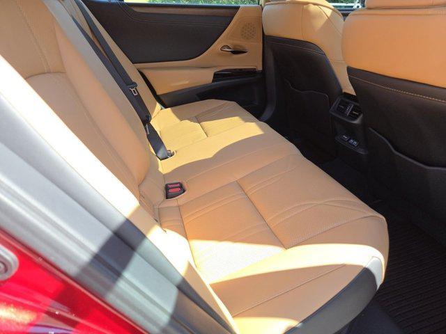 new 2025 Lexus ES 300h car, priced at $50,165