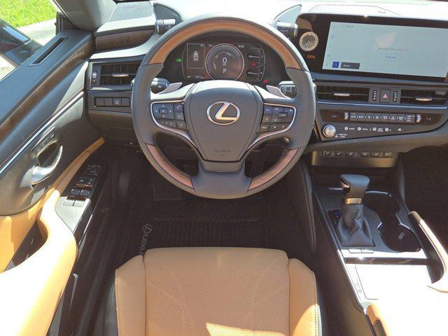 new 2025 Lexus ES 300h car, priced at $50,165