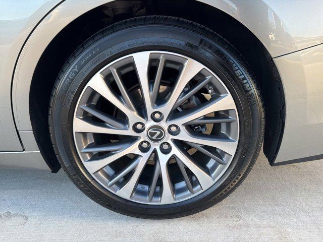 used 2021 Lexus ES 350 car, priced at $32,577