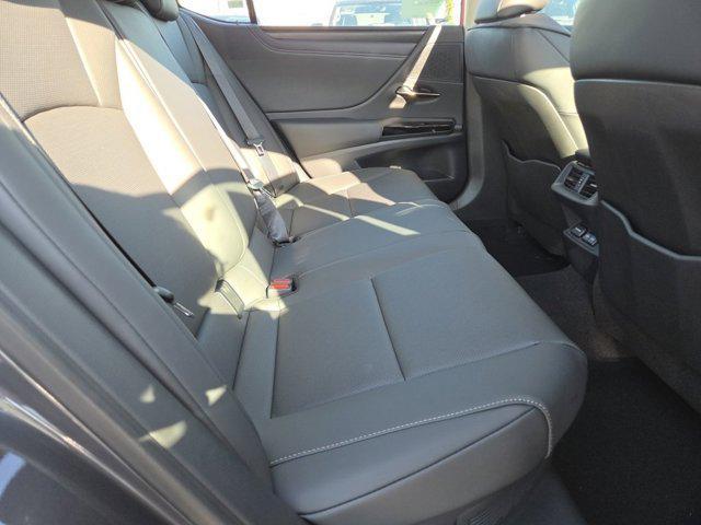new 2025 Lexus ES 300h car, priced at $50,287