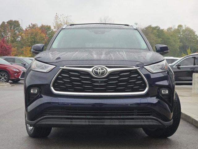 used 2021 Toyota Highlander car, priced at $32,427