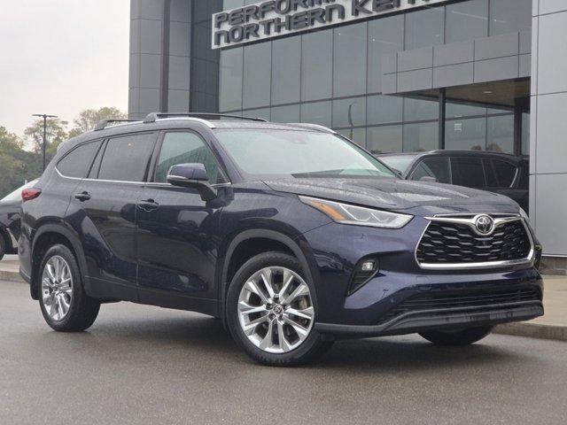 used 2021 Toyota Highlander car, priced at $32,427