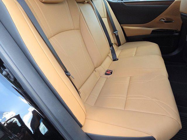 new 2025 Lexus ES 300h car, priced at $50,165