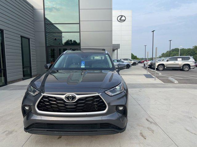 used 2021 Toyota Highlander car, priced at $35,978