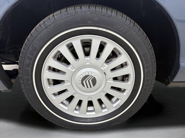 used 2007 Mercury Grand Marquis car, priced at $11,995