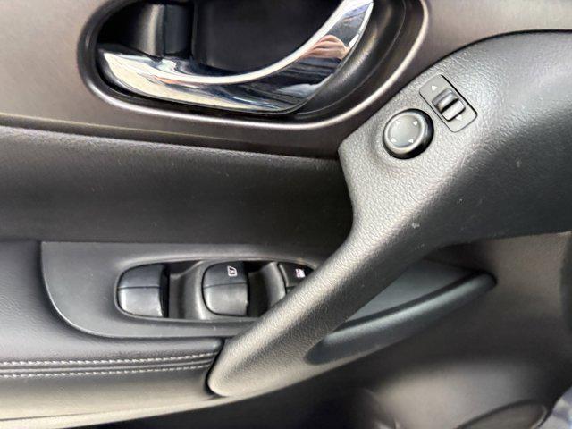 used 2016 Nissan Rogue car