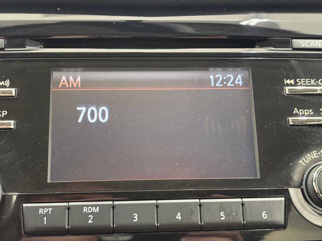 used 2016 Nissan Rogue car