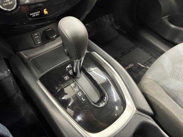 used 2016 Nissan Rogue car