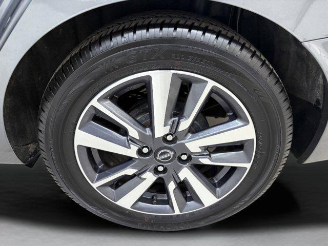 used 2023 Nissan Versa car