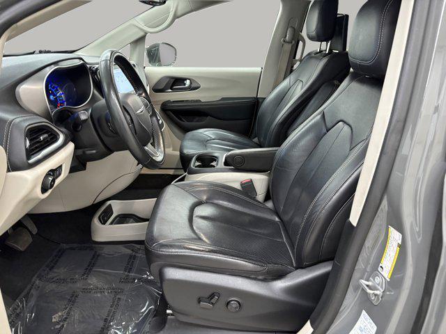 used 2022 Chrysler Pacifica Hybrid car, priced at $26,995