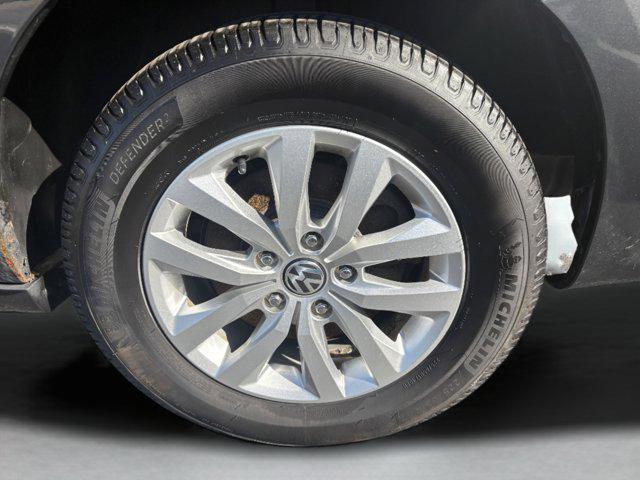 used 2012 Volkswagen Routan car, priced at $8,888