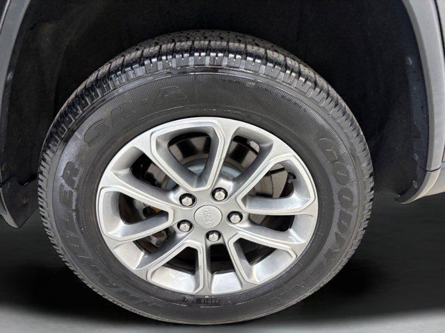 used 2016 Jeep Grand Cherokee car, priced at $17,995
