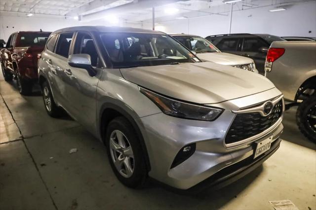 used 2023 Toyota Highlander car, priced at $33,498