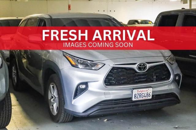 used 2022 Toyota Highlander car, priced at $31,399