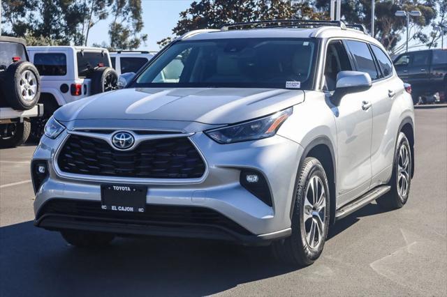 used 2022 Toyota Highlander Hybrid car, priced at $43,998