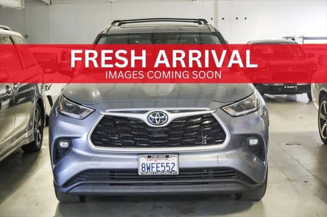 used 2021 Toyota Highlander car, priced at $31,497