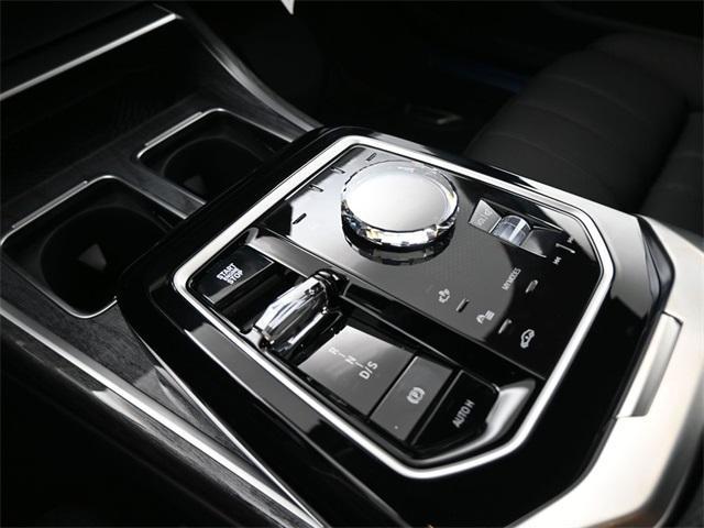 new 2025 BMW 760 car, priced at $145,450