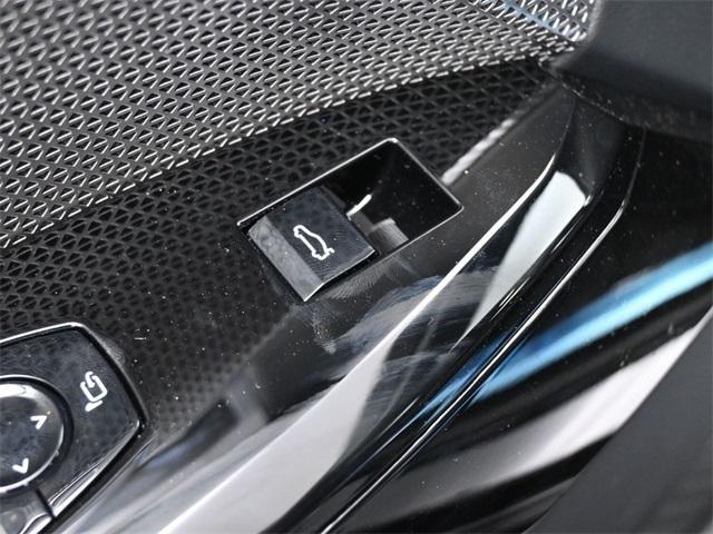 new 2025 BMW 760 car, priced at $145,450