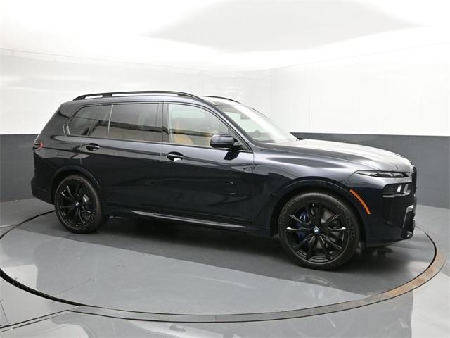 new 2025 BMW X7 car, priced at $98,370