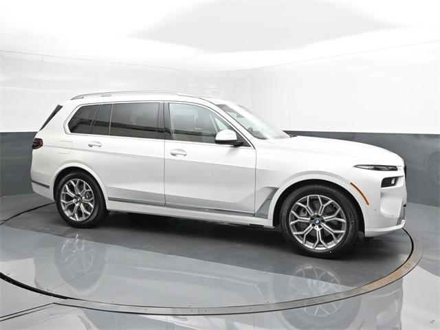 new 2025 BMW X7 car, priced at $90,470