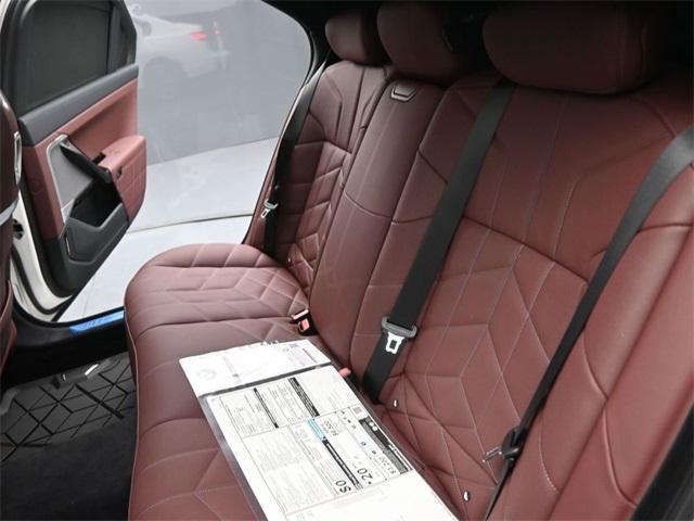 new 2025 BMW 760 car, priced at $127,475