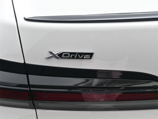 new 2025 BMW 760 car, priced at $127,475