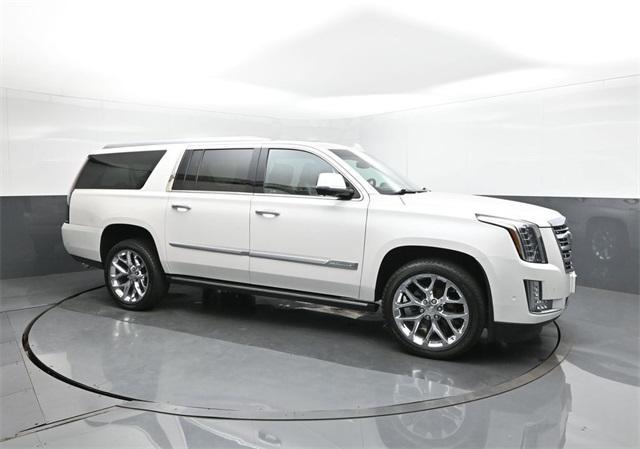 used 2018 Cadillac Escalade ESV car, priced at $34,995