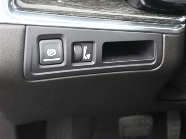 used 2022 Cadillac XT5 car, priced at $33,995