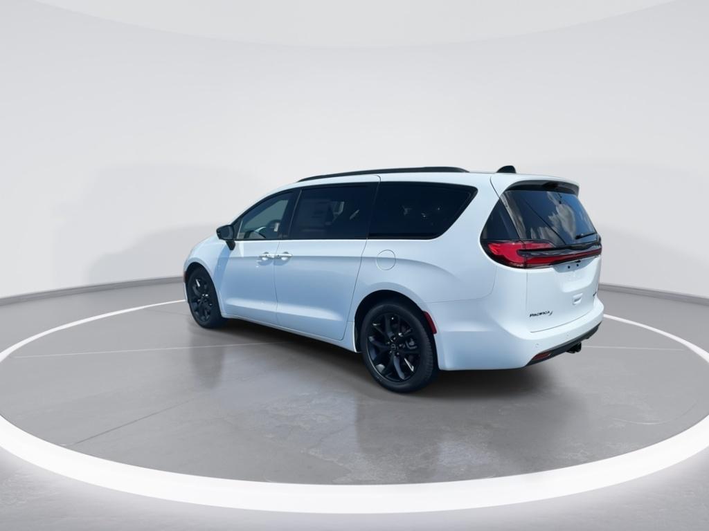 new 2026 Chrysler Pacifica car, priced at $52,855