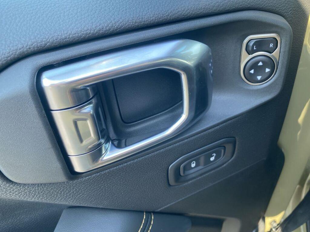 new 2025 Jeep Gladiator car, priced at $49,300